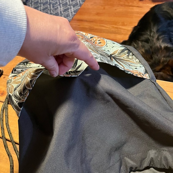 👜 Dakine NWOT Cinch Pack 17L - Tropical Leaves - Picture 5 of 7